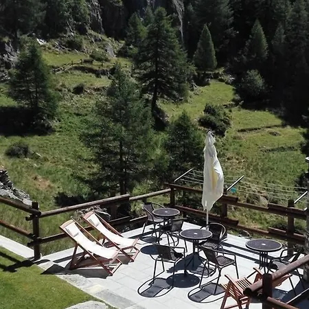 Cle Du Paradis Bed and Breakfast Bionaz